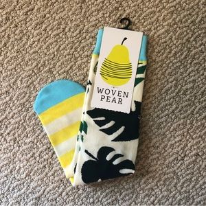 ⭕️SOLD⭕️ Woven Pear Crew Socks